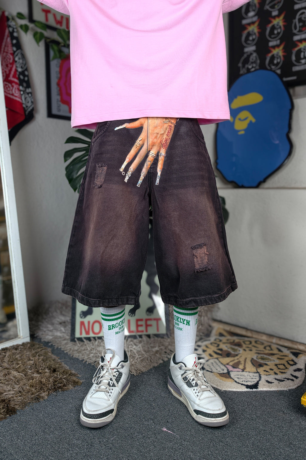 Burgundy wash - hand